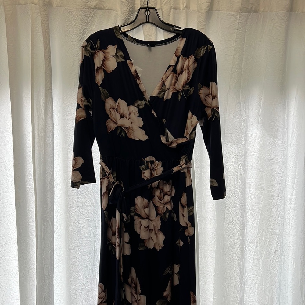 Floral maxi dress- Womens L